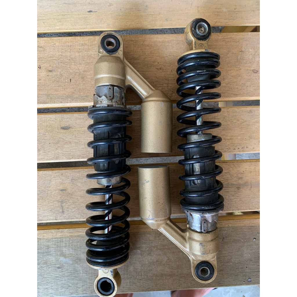 sok belakang Tiger Revo tirev original