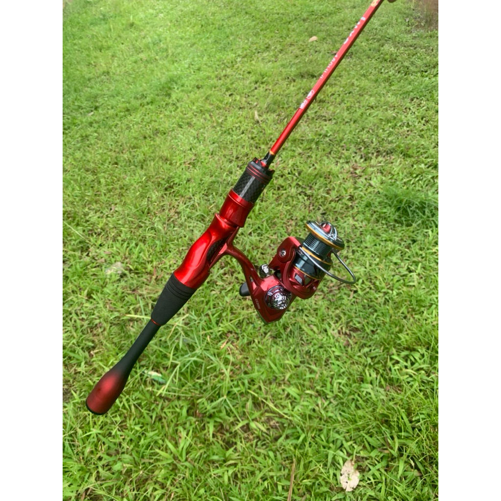 satu set pancing spinning ultralight carbon solid