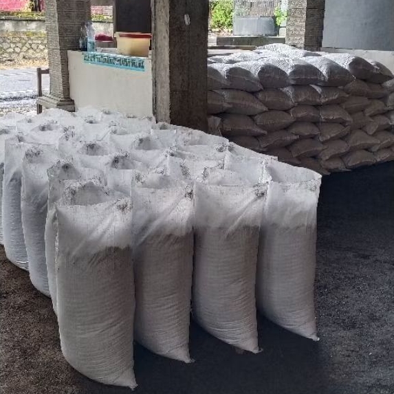 Pupuk kompos fermentasi alami karung ukuran 20kg/pupuk kandang/pupuk alami/pupuk kotoran kambing mur