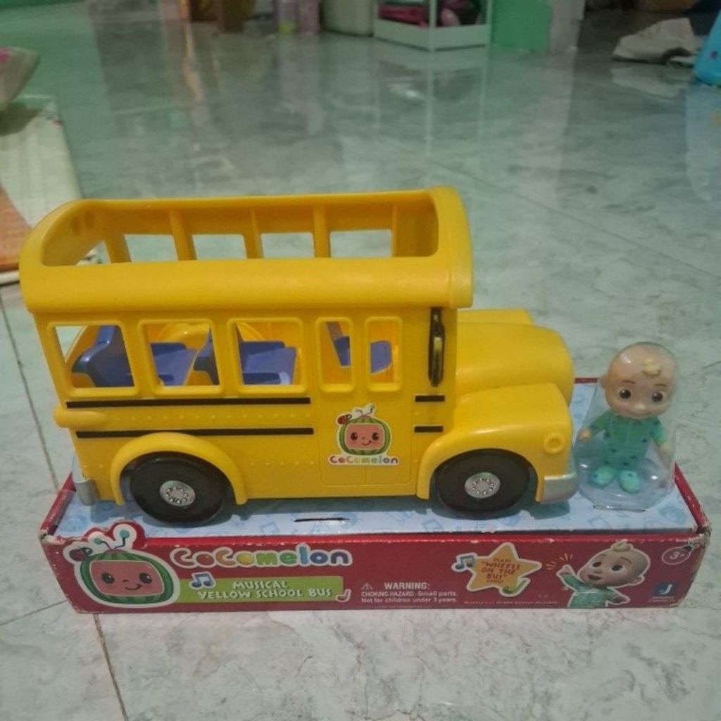 ORIGINAL COCOMELON MUSICAL YELLOW SCHOOL BUS PRELOVED