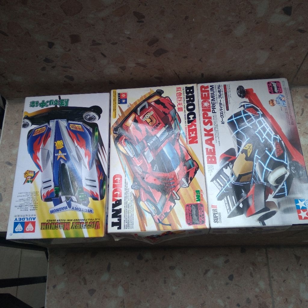 MINI 4 WD , Beak Spider ( TAMIYA ) / Broken Gigant ( Daxing ) / Victory Magnum ( Auldey ) Take All