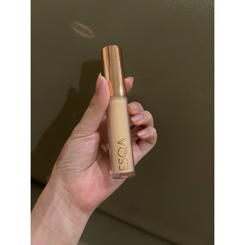 preloved CONCEALER ESQA CUSTARD