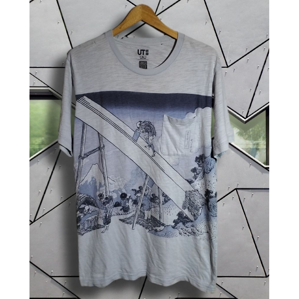 uniqlo hokusai blue kaos second/preloved/branded
