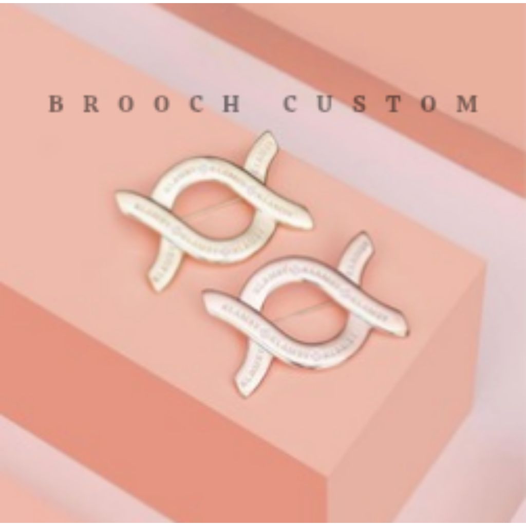 Monogram Brooch Wearing Klamby KW mirip ori, Bros custom