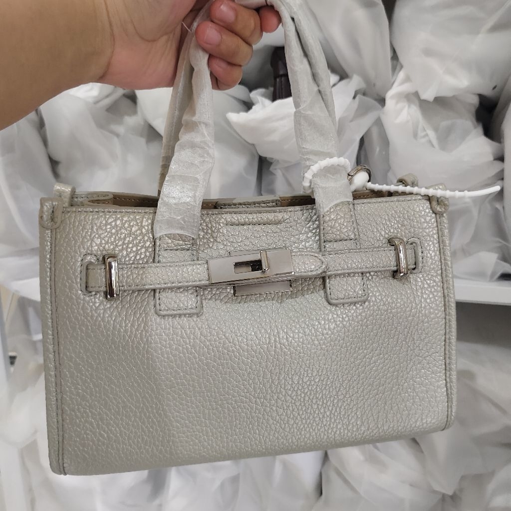 TAS FIRSTSNOW SAGE GREEN GLOSSY