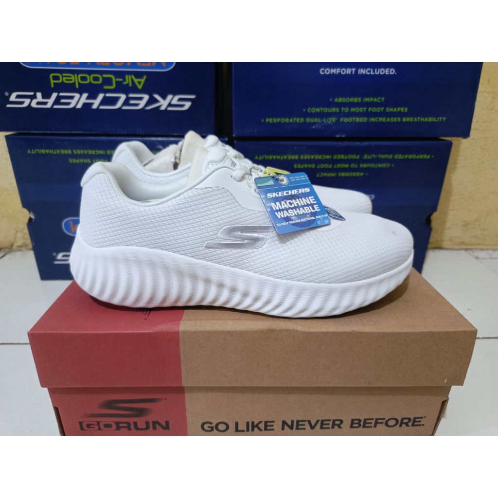 Skechers Go run Now Slip on Original 100% Sz 40