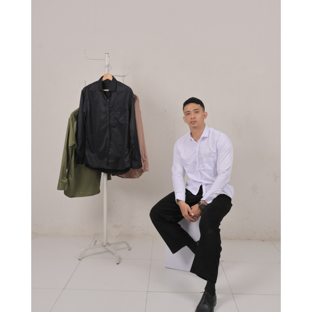 FLATZONE Kemeja Polos Pria Slim Fit Hitam Adem