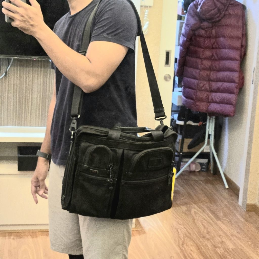 Tumi Alpha 2 Slim Briefcase Ballistic Nylon