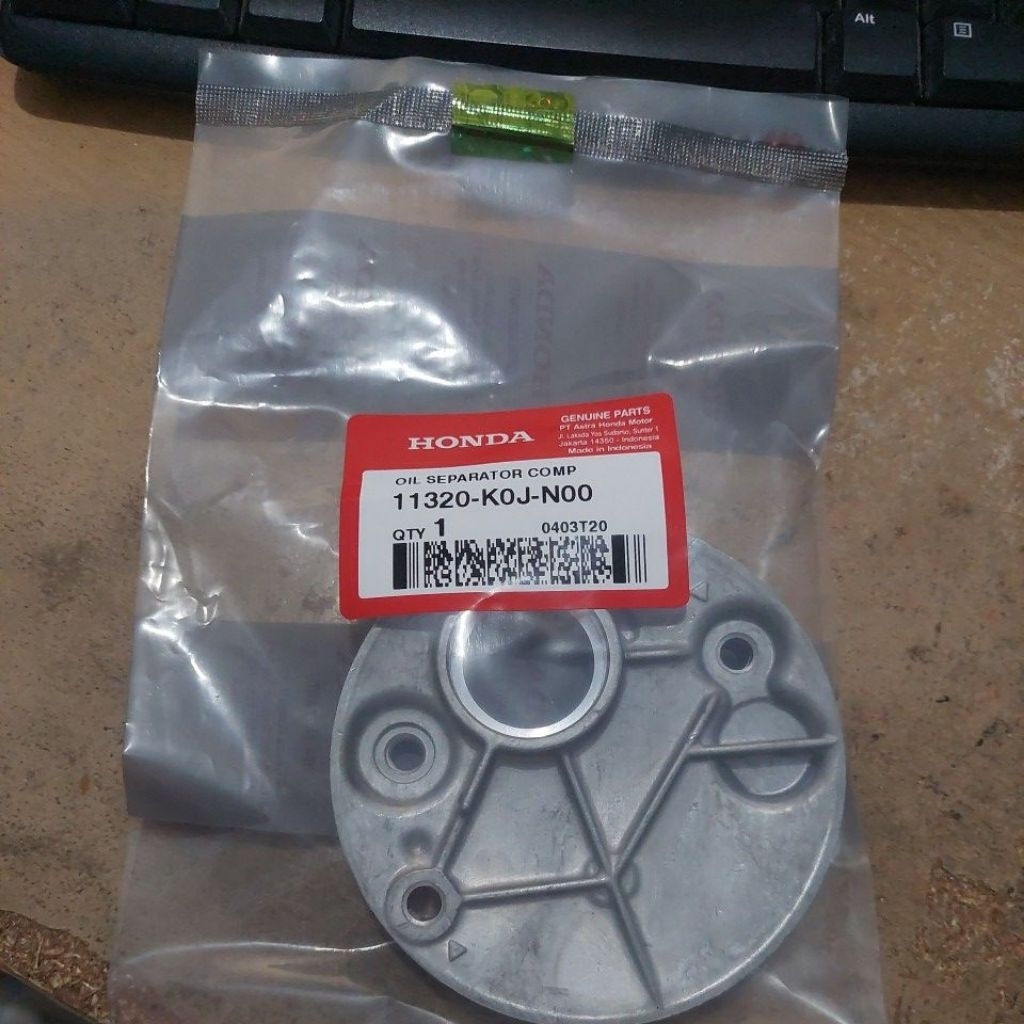 TUTUP POMPA OLI SEPARATOR HONDA GENIO BEAT STREET SCOPPY (11320-K0J-N00)