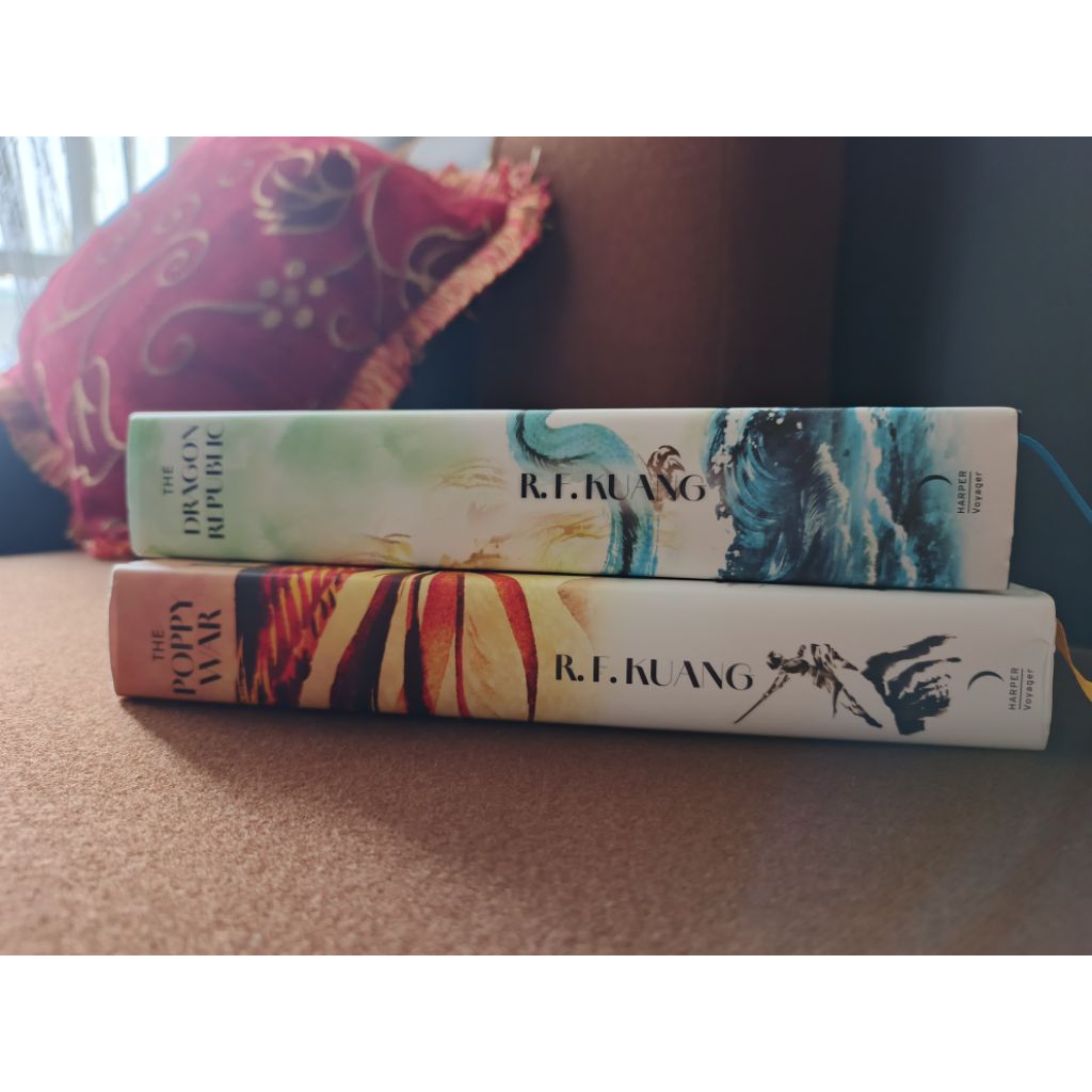 Preloved Novel Dragon Republic bekas