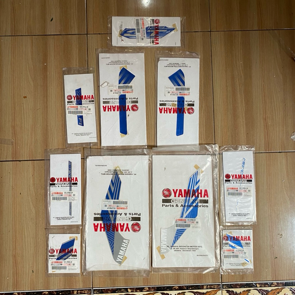 striping stiker body depan Yamaha Xeon GT 125 2014 Biru original