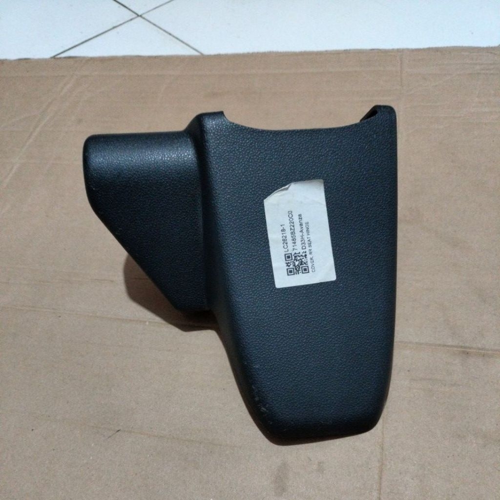 cover tutup kaki jok tutup bawah jok bagian tengah Avanza 2022 - 2024 original