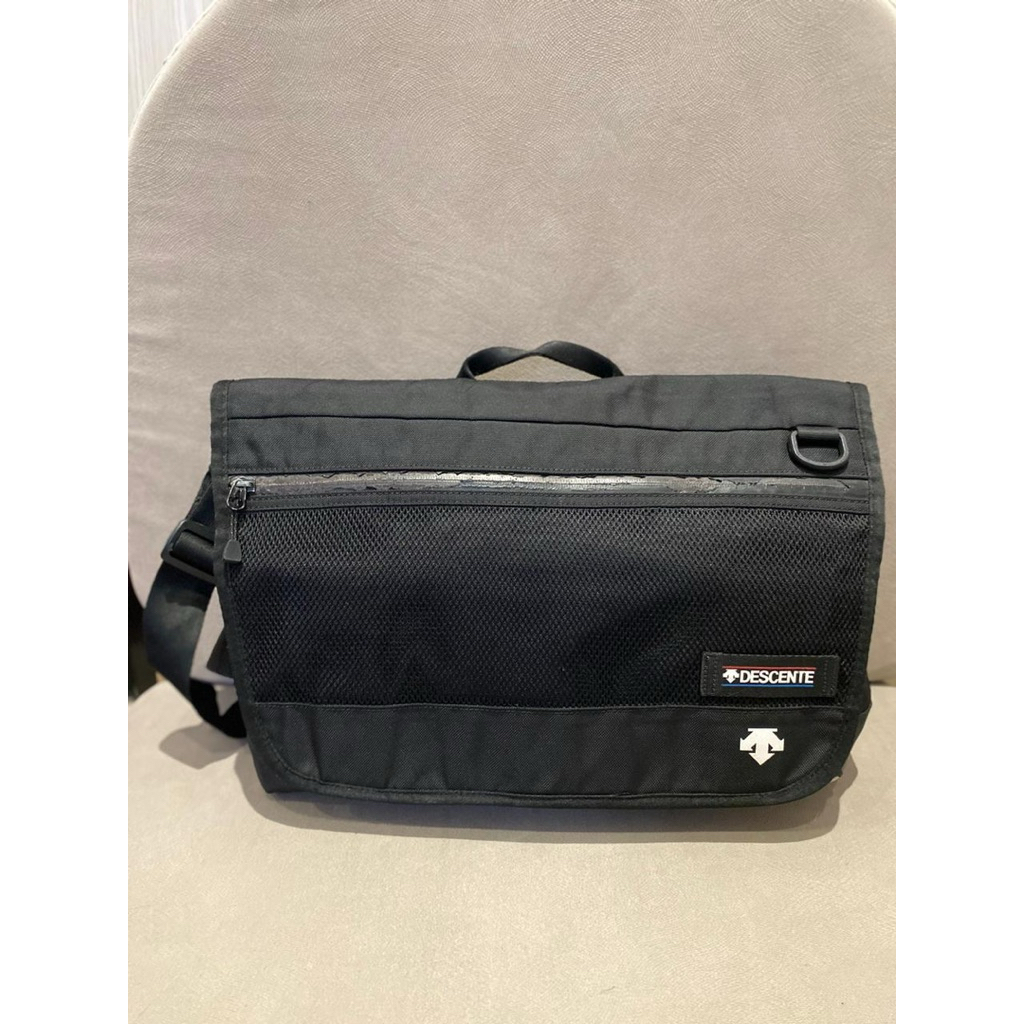 Tas Selempang Pria Descente Men’s Sling Bag Murah Bagus