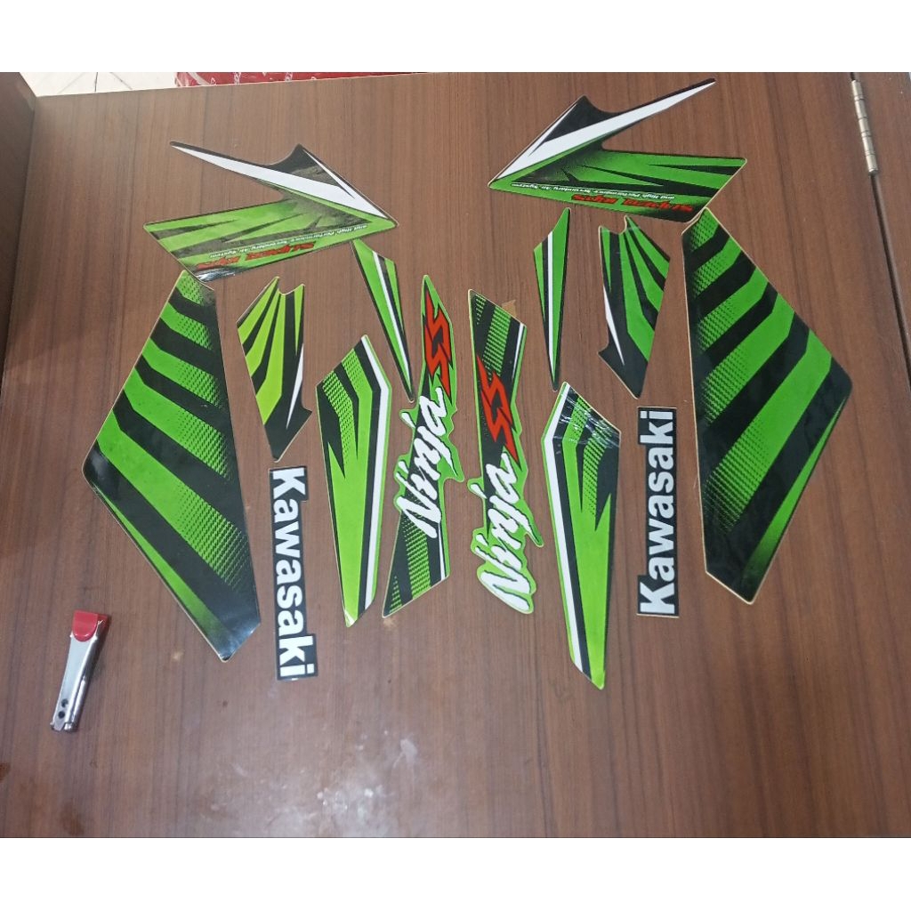 striping Kawasaki ninja ss