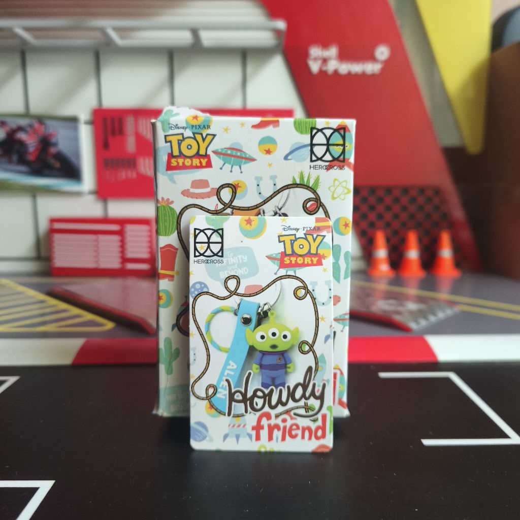 Keychain Figure Toy Story Alien Herocross Original