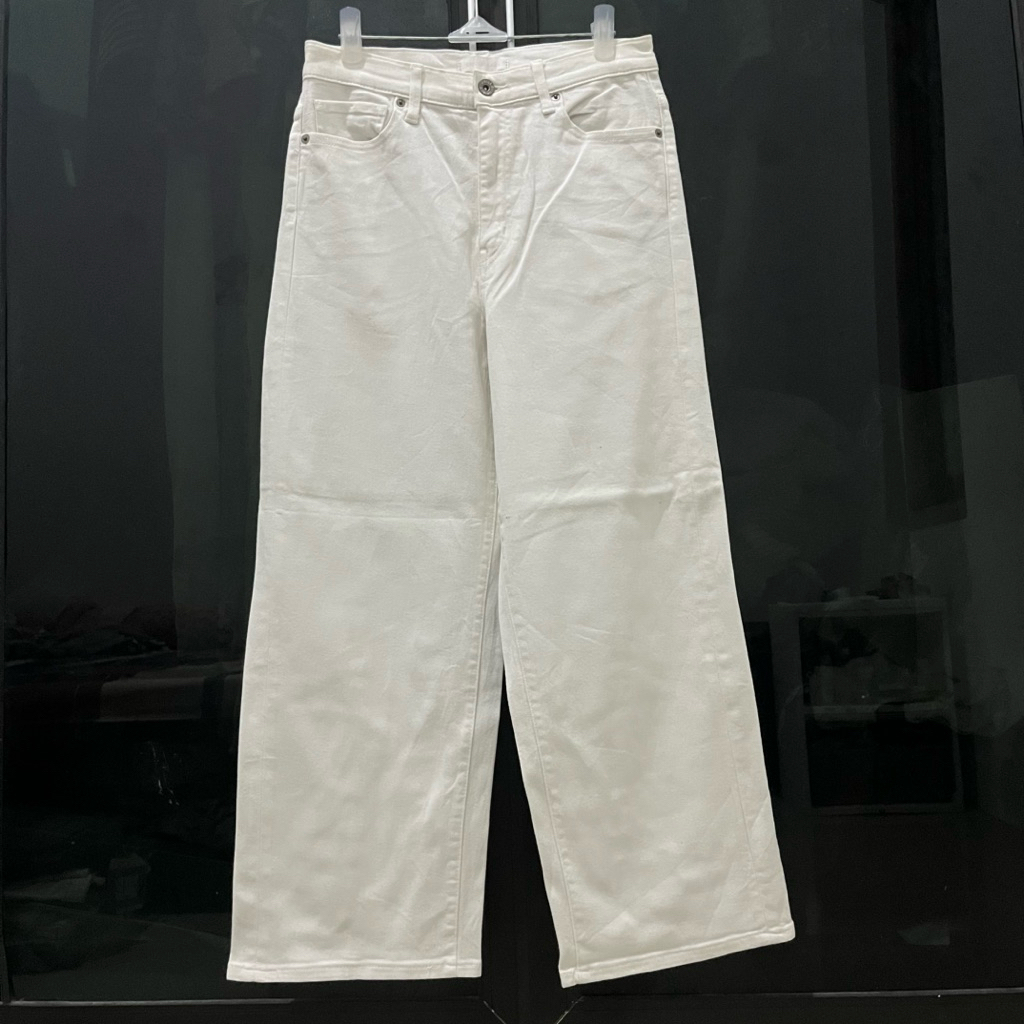 Uniqlo Soft Jeans Kulot Broken White