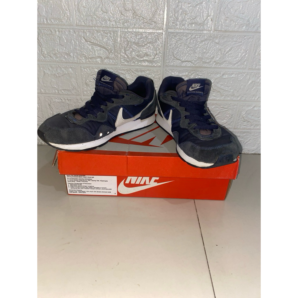 Nike Venture Runner Navy Original size 42,5 PRELOVED