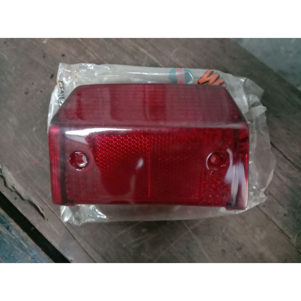 Mika Lampu Belakang Stoplamp Suzuki Crystal