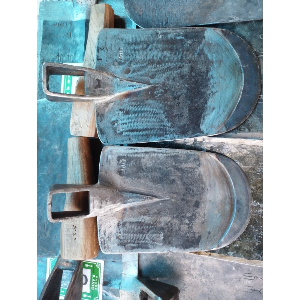 Cangkul terek , cangkul tanah,cangkul anti lengket ,cangkul kualitas baja super ,Cangkul sebaguna su