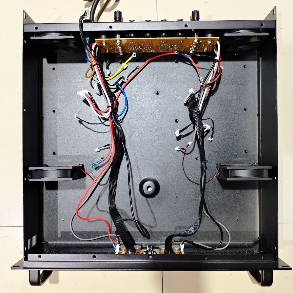 Box Power amplifier FEST HMX 4800 2U 800w x 4 chanel Komplit aksesoris copotan power Build Up 4 cane