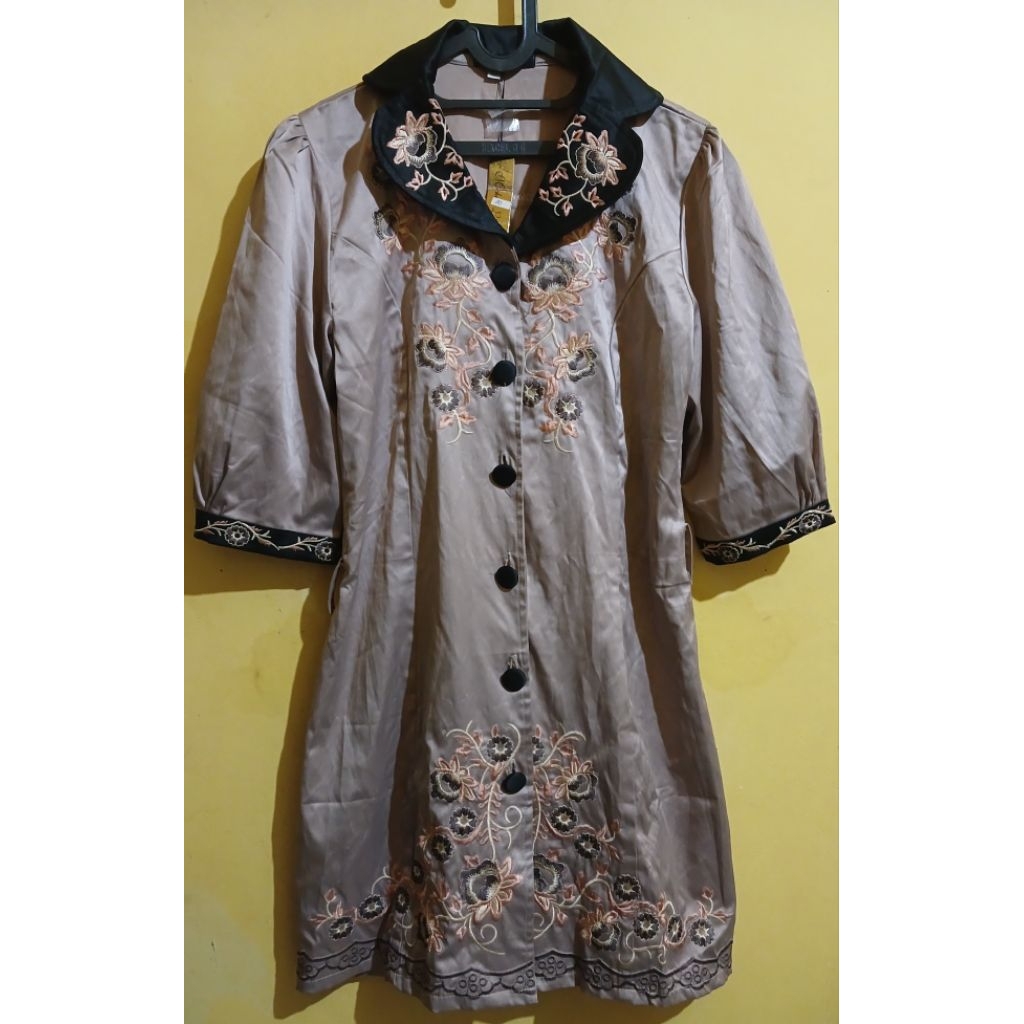 Preloved Kemeja Tunik Bordir