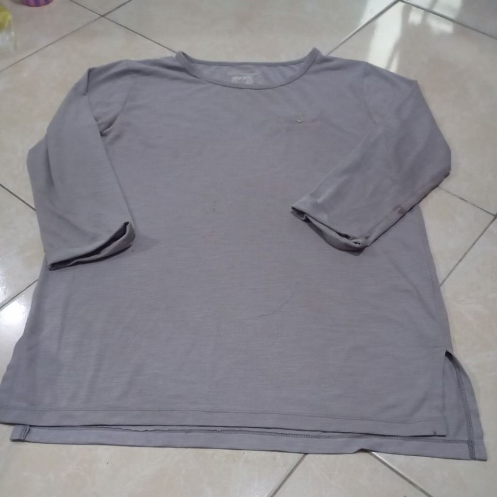 kaos keren dipake cowok ganteng,dipake cewek cantik