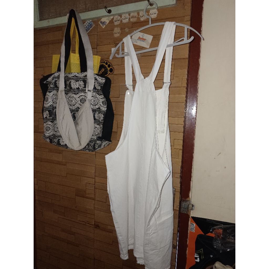 Preloved Overall Rok Jeans Warna Putih Tulang
