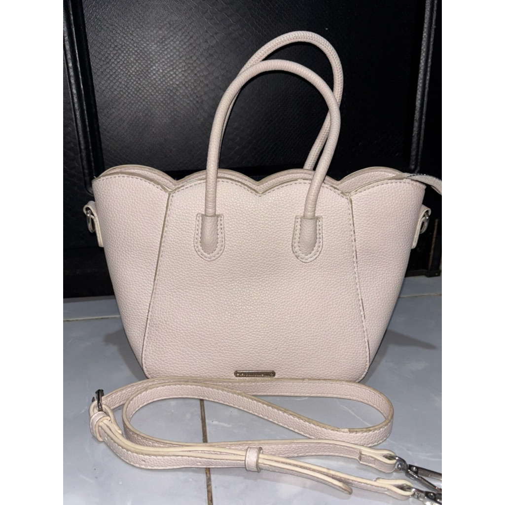 PRELOVED TAS SLEMPANG H0N&YAN