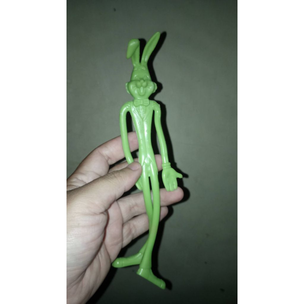 mainan figure jadul kwlinci bendem karet