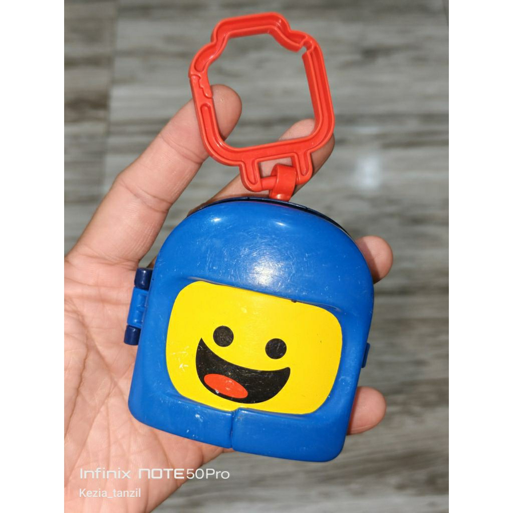 GANTUNGAN KUNCI GANCI KEYCHAIN KEYRING KEY CHAIN RING LEGO THE MOVIE DUPLO ALIEN MAINAN MCDONALDS MC