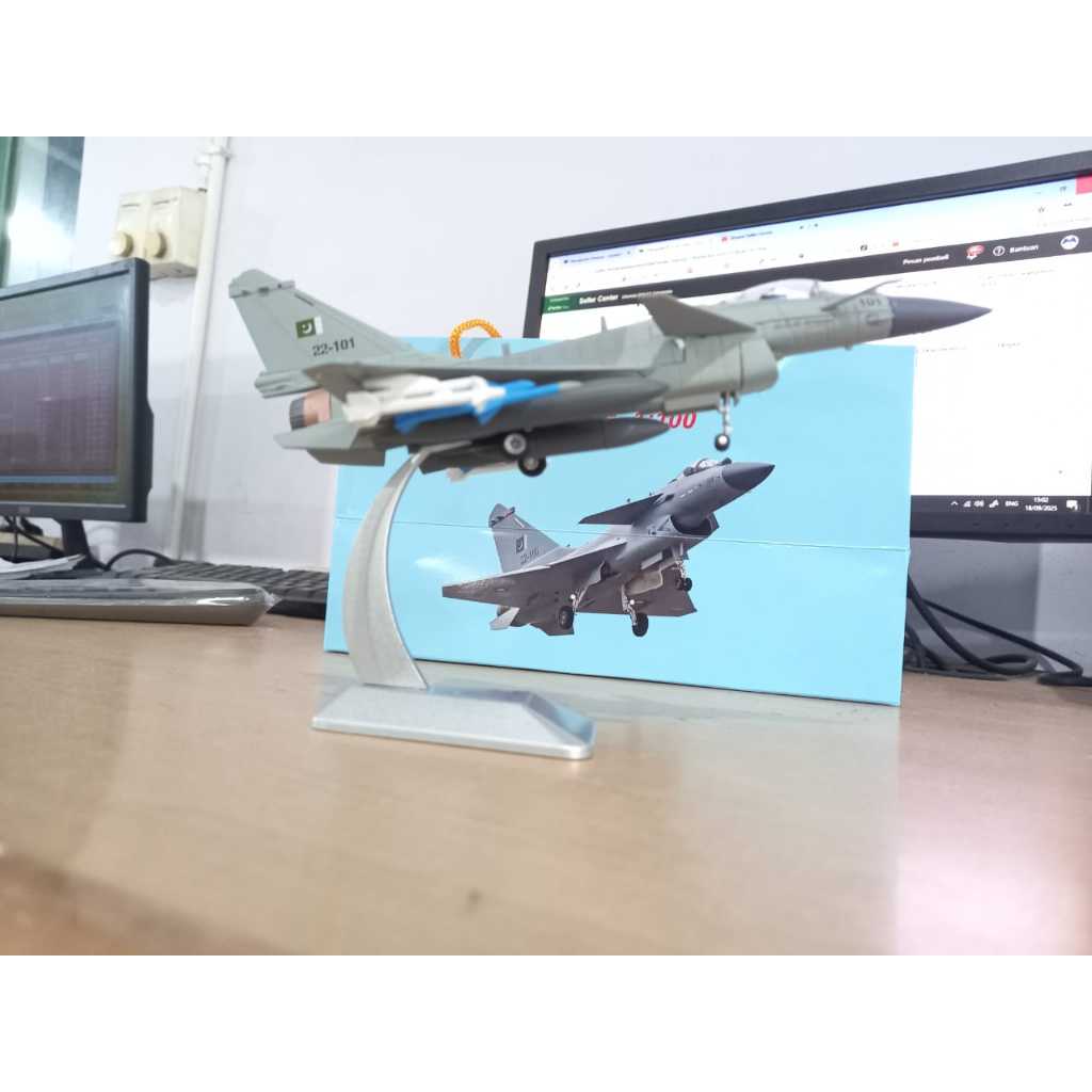 Diecast  Chengdu J -10 pesawat tempur multirole fighter 1/100 Miniatur