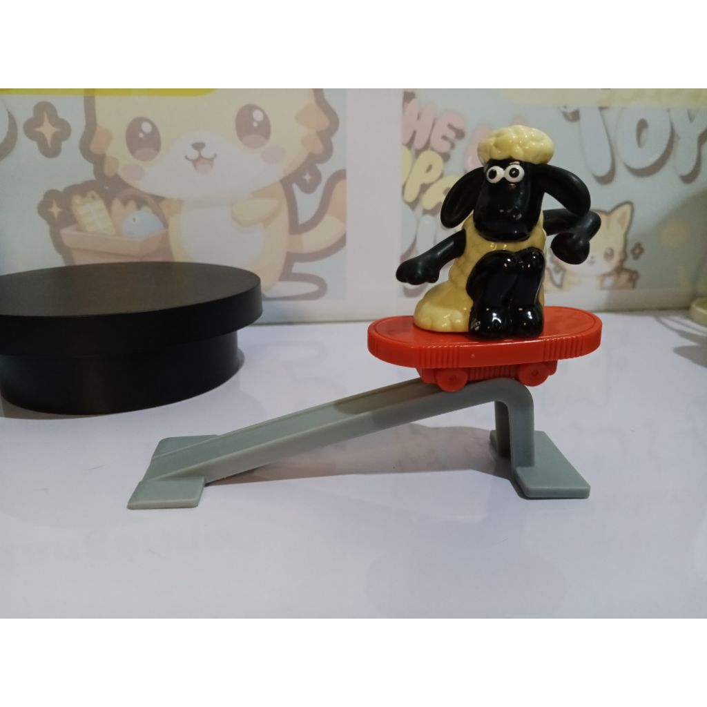 KFC Chaki Kids Meal Shaun The Sheep 2012 Skateboarding Shaun