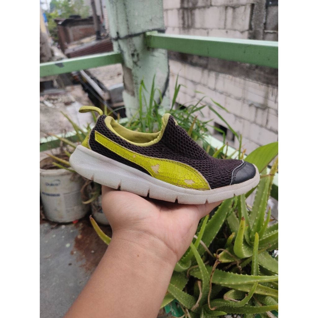 Puma Slip-On Sneakers Kids Bao 3 Sepatu anak Size 31