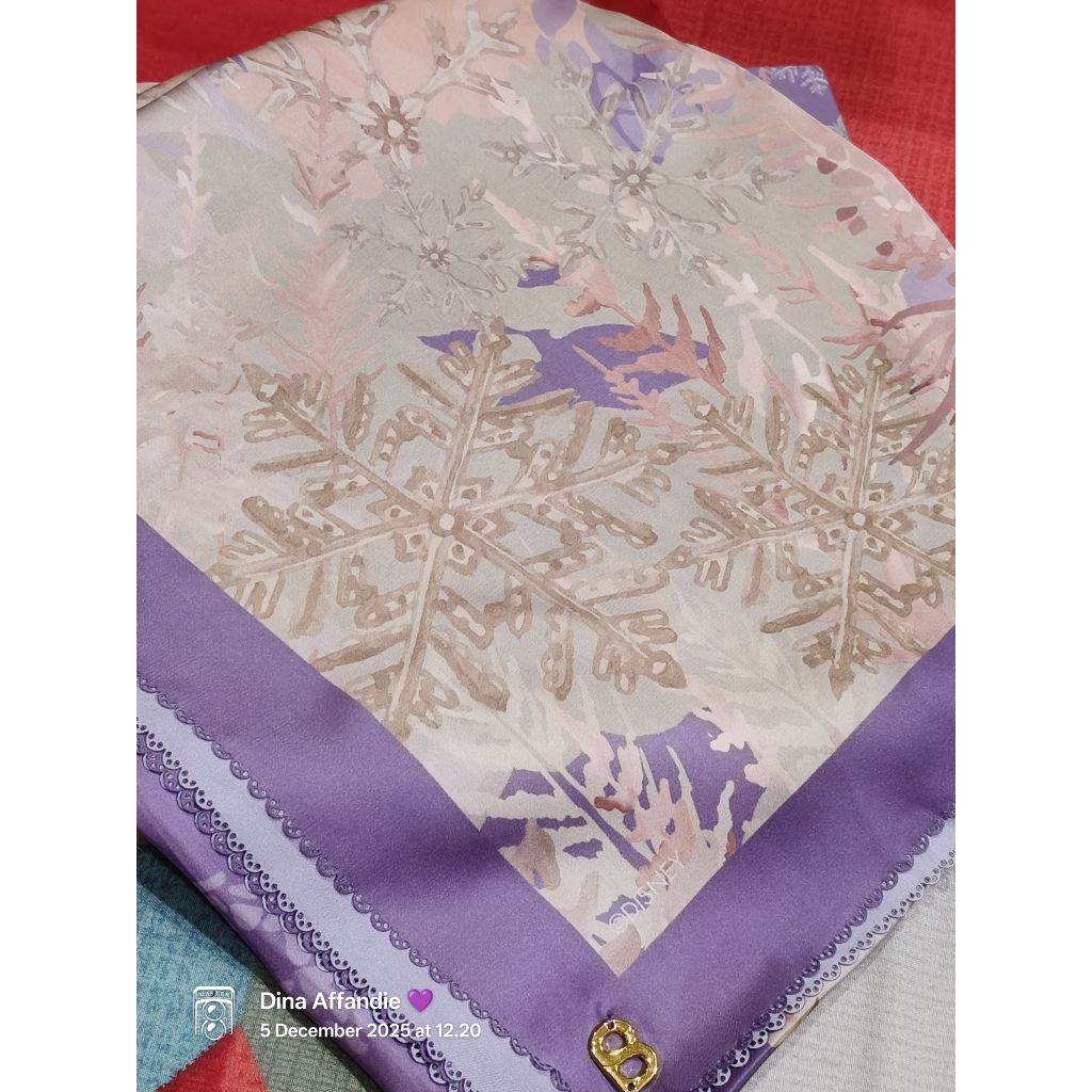 PRELOVED ‼️ BUTTONSCARVES X DISNEY FROZEN SERIES WARNA BOUGENVILLE