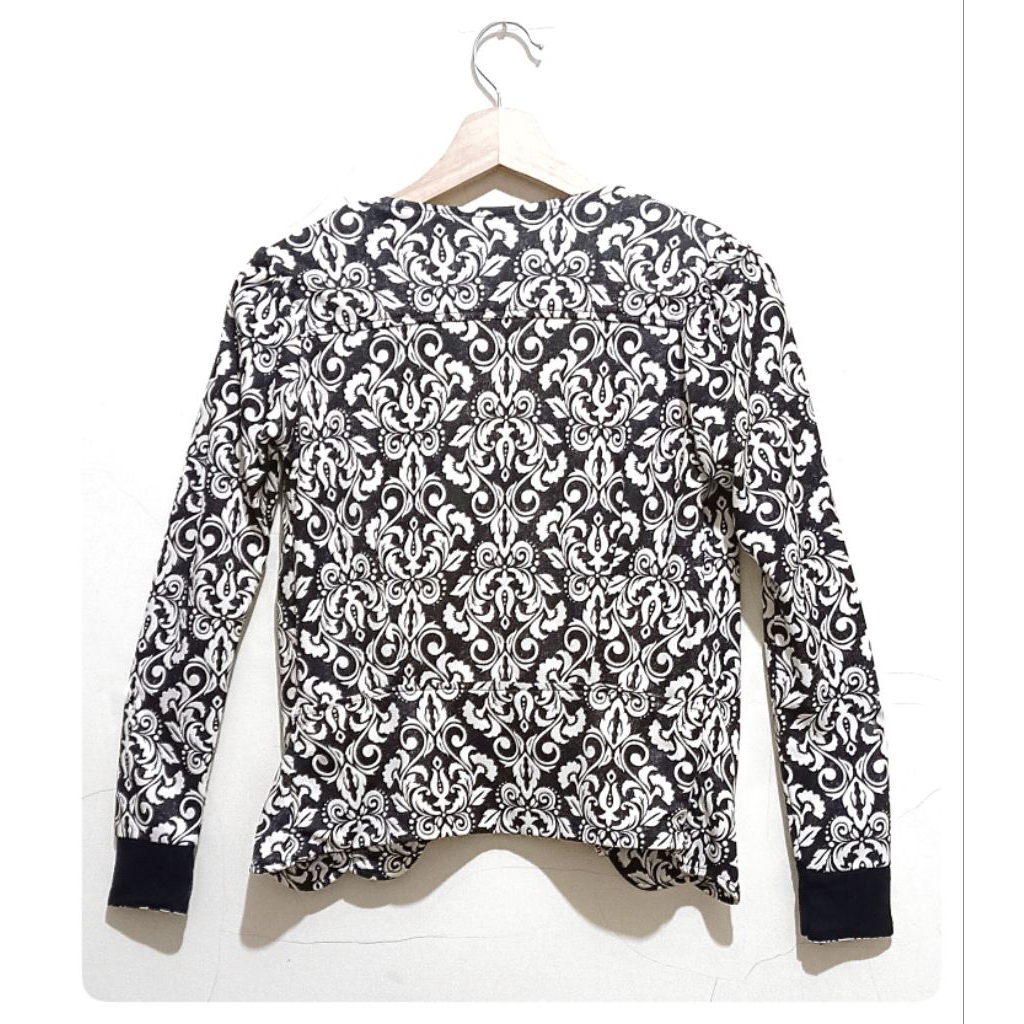 Blazer Wanita Hitam Putih