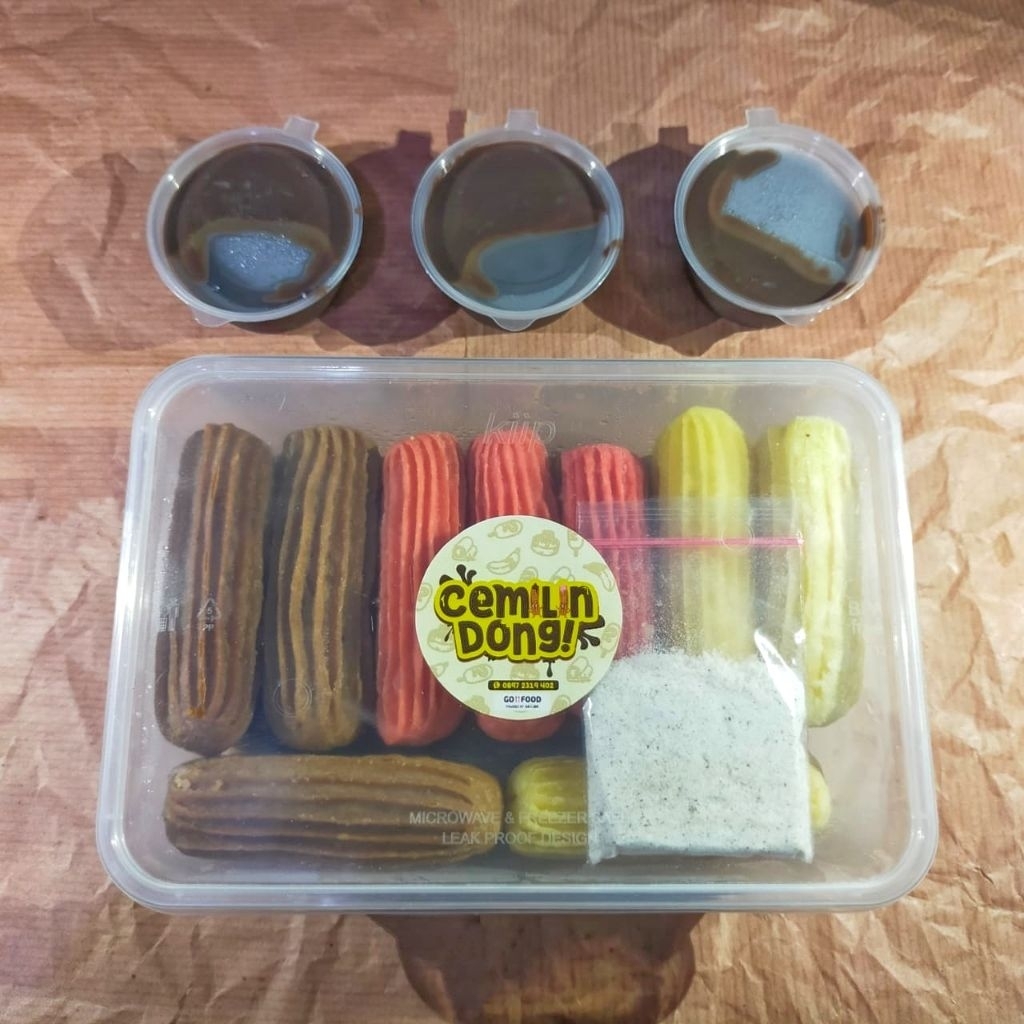 Mini Churros Frozen Mix / Red Velvet / Coklat 18 Pcs (Free Gula Cinnamon dan Dipping Sauce)