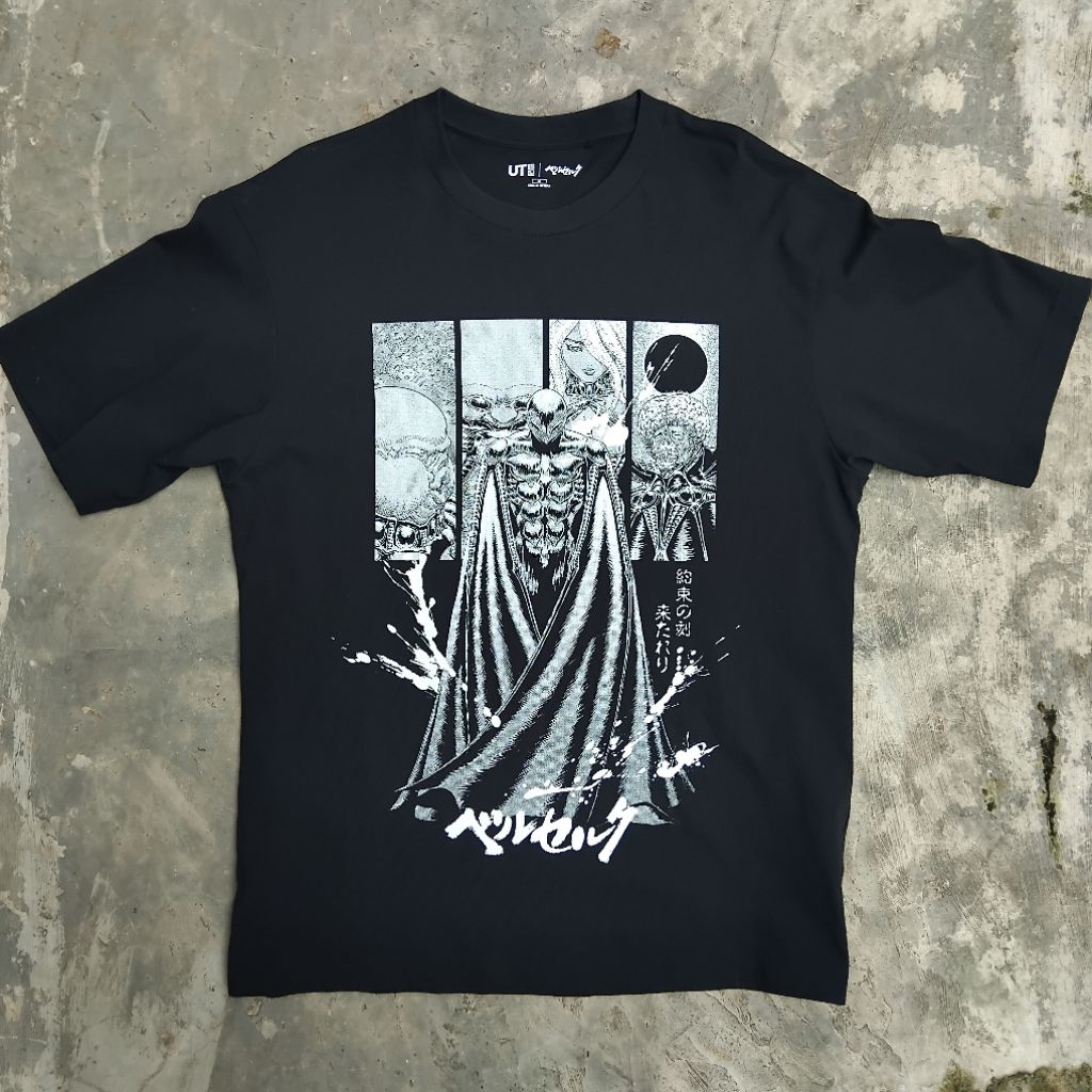 Kaos Anime Berserk Uniqlo Official Merch