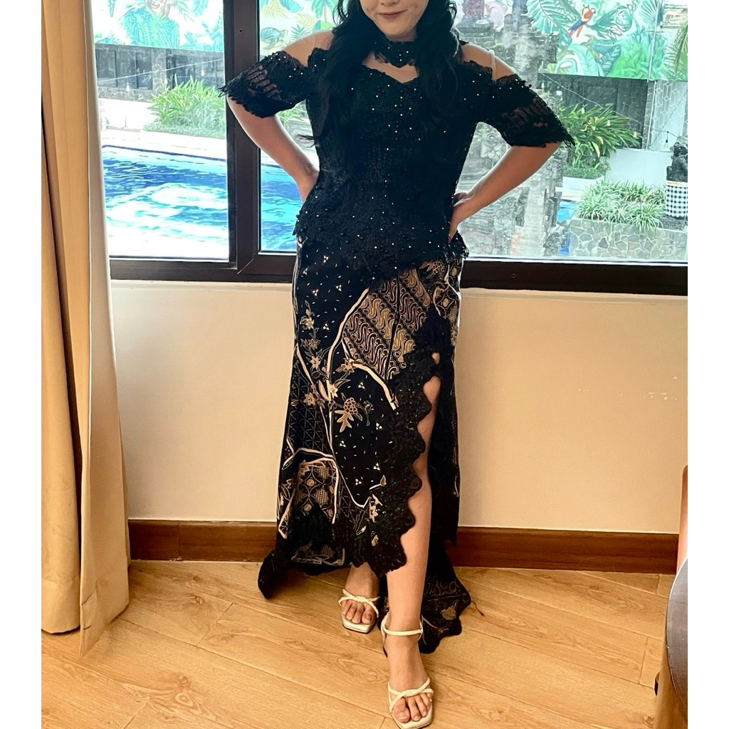 preloved baru 1x pakai kebaya atasan + bawahan + kamisol ukuran XL