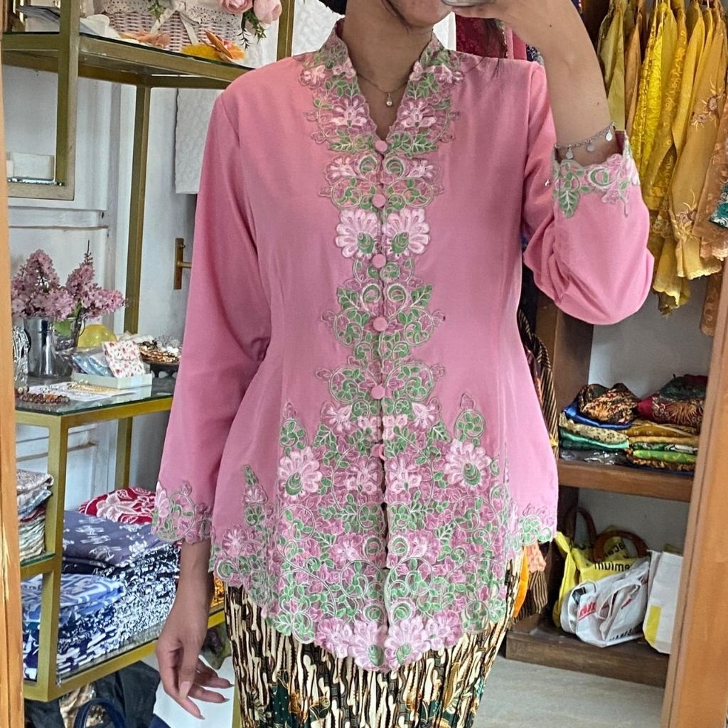 Kebaya Lawasan ML