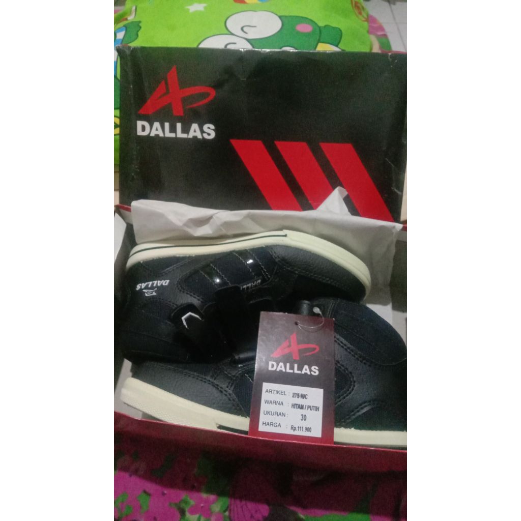 Sepatu anak Dallas