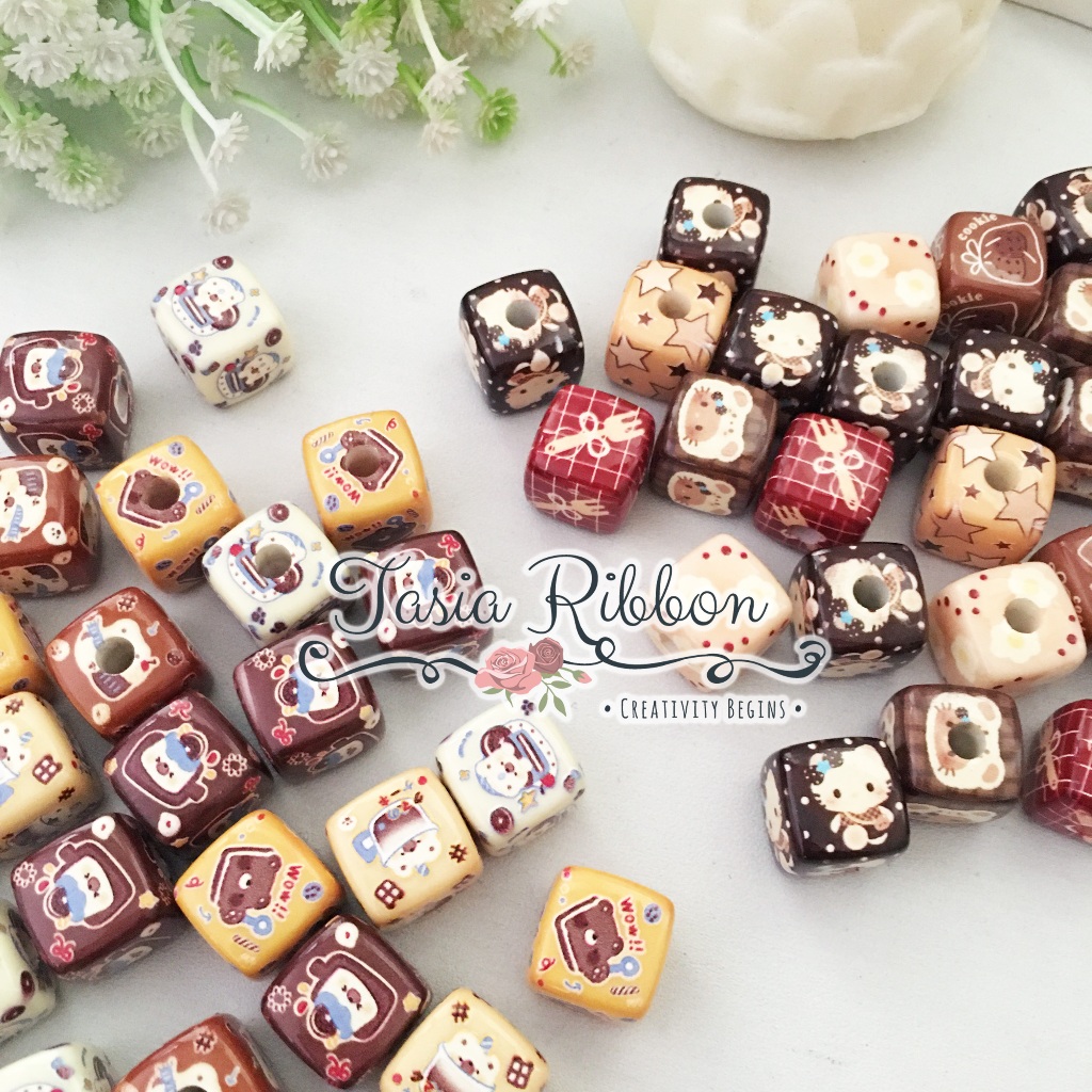 Manik Akrilik Kotak Premium