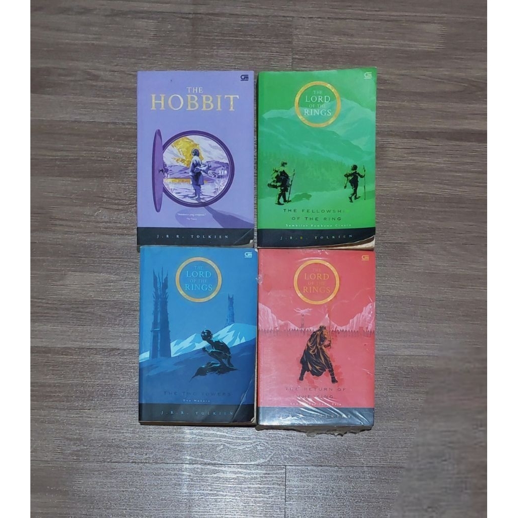 Novel Middle Earth/The Lord of the Rings Set (The Hobbit, The Fellowship of the Ring/Sembilan Pembaw
