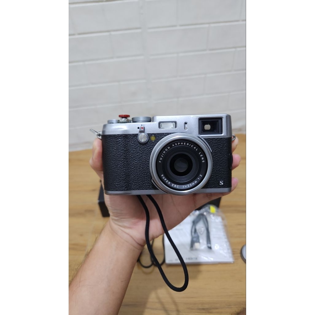 FUJIFILM X100S - FULL BOX & ACC - SECOND