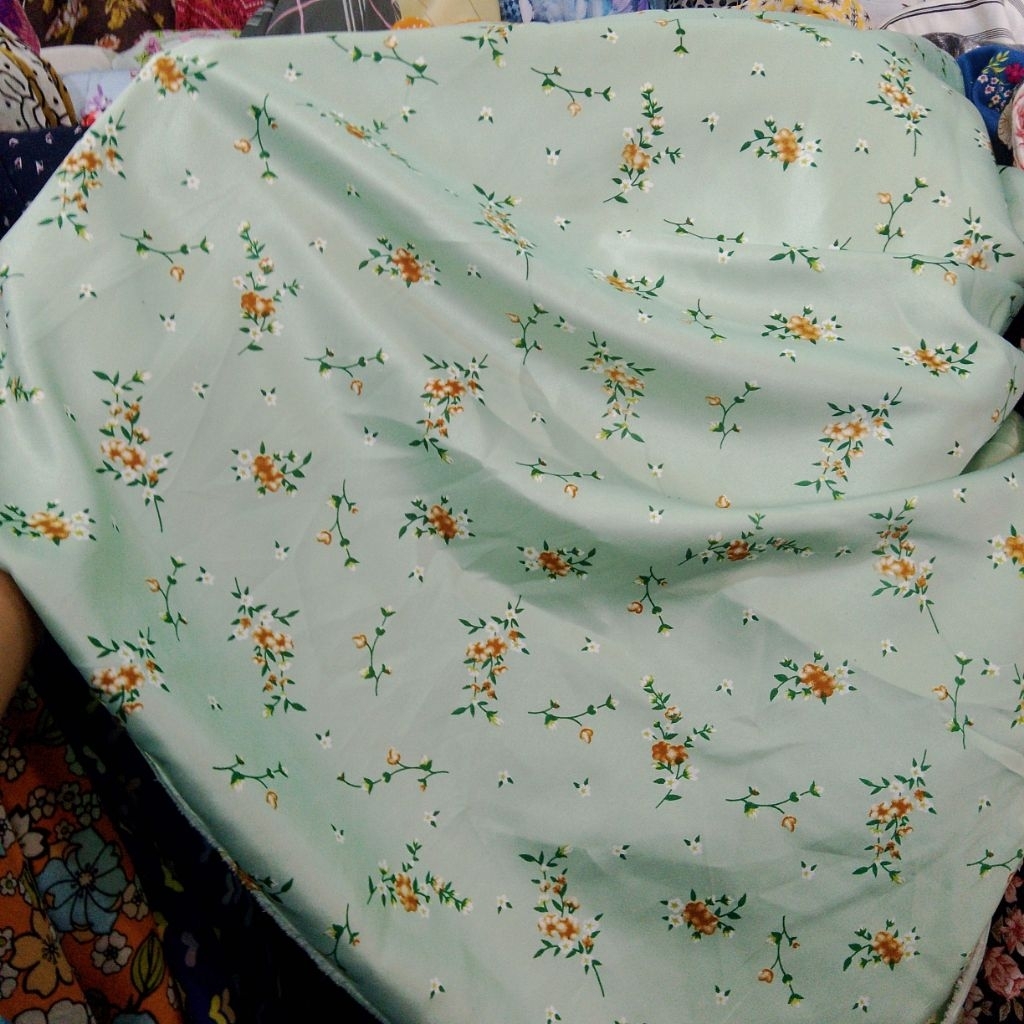 Kain Satin Silk Motif Floral Sage Green - Bahan Kain Maxmara Lux Motif Bunga Vintage Adem & Tidak Me