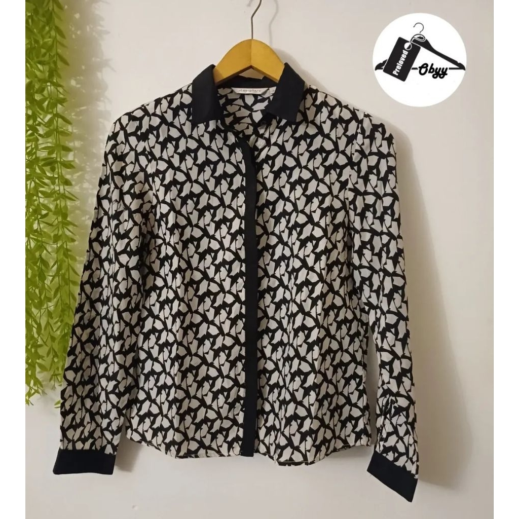 Kemeja abstrak atmosphere ( preloved)
