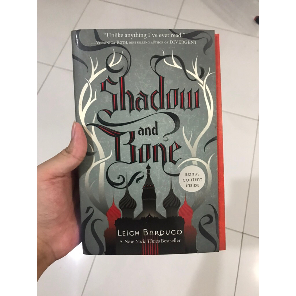 (Eng & Ori) Shadow and Bone by Leigh Bardugo preloved Grishaverse