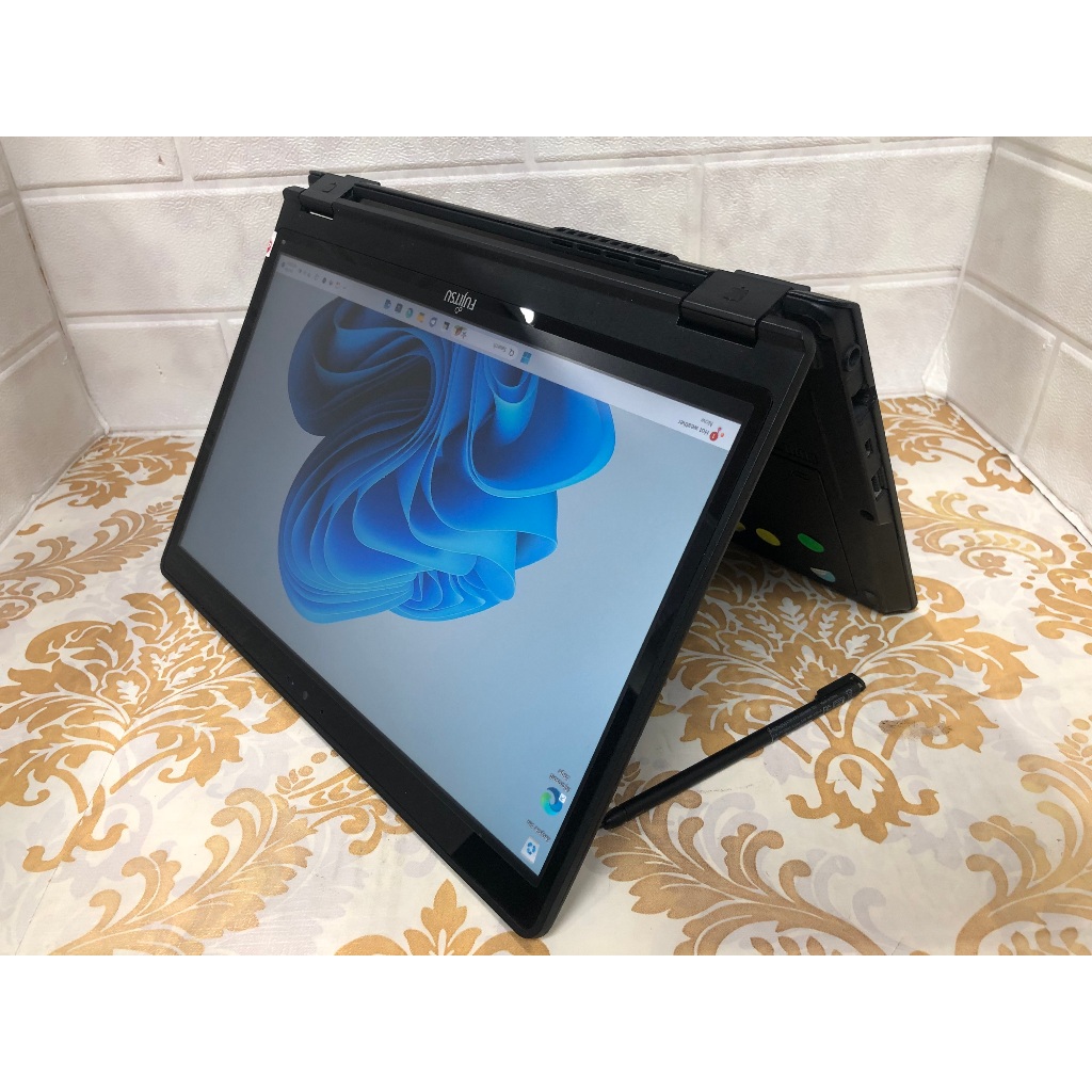 FUJITSU P727 TABLET LAPTOP CORE I7  MURAHHH