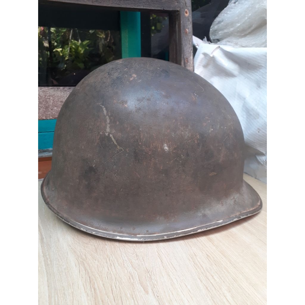 Helm militer jadul