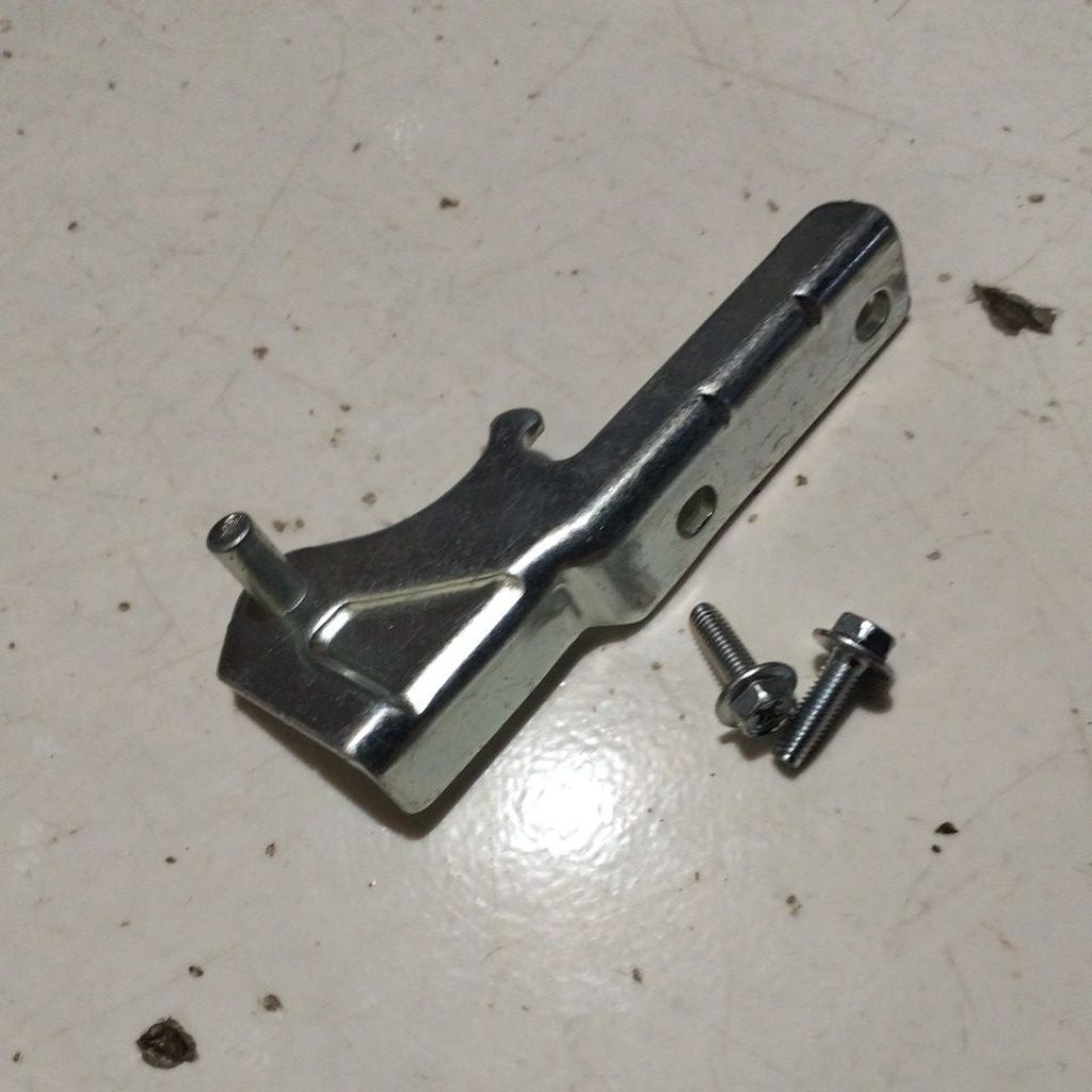 engsel pintu kulkas bawah original Aqua 17/20