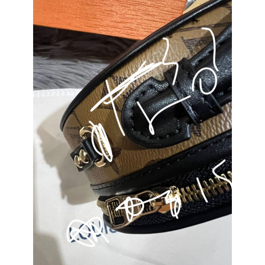 Kingsbaggirlstorie II Tas Slingbag Mini Wanita Bulat 612L25V Peua  17cm Include box dengan bahan emb